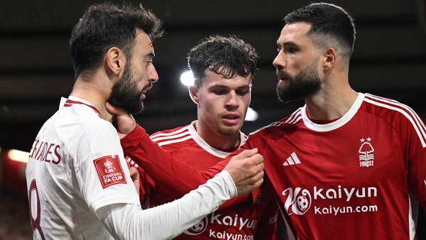 Nottingham Forest's Felipe (R) grabbed Manchester United's Bruno Fernandes by the neck but did not receive a card