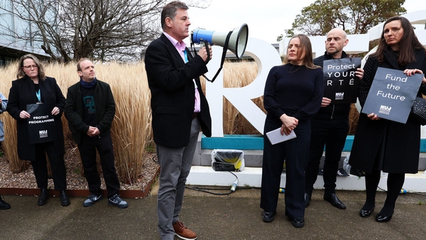 DG Kevin Bakhurst addressed staff at a rally organised by the National Union of Journalists on the RTÉ campus (Pic: RollingNews.ie)
