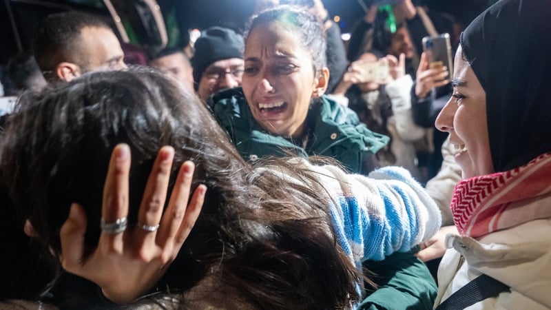 Freed Palestinian prisoners are reunited with loved ones after being released from Israeli prion on November 30, 2023 in Ramallah, West Bank. Photo: Getty Images
