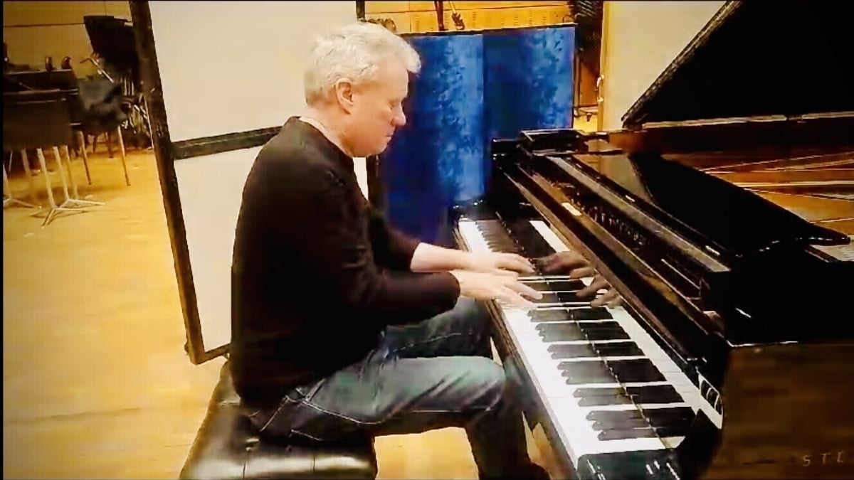 Conor Linehan plays Cole Porter