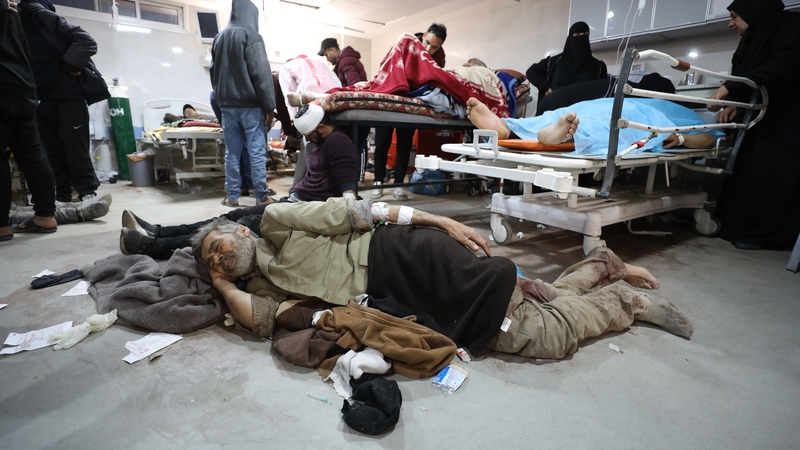 Tugadh na mairbh agus na daoine a gortaíodh chuig Ospidéal al-Shifa