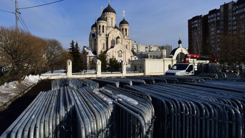 Preparations at a Moscow church for Alexei Navalny's funeral tomorrow
