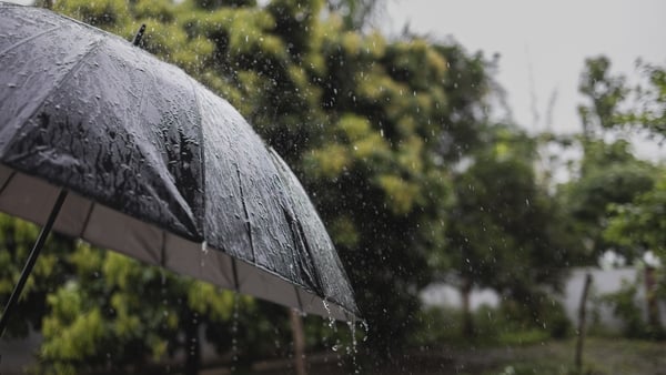 Very strong winds and spells of heavy rain are expected from this evening