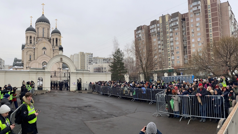 Navalny á adhlacadh sa Rúis