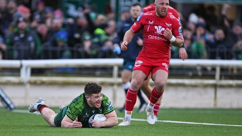 Eoin de Buitlear scored his first try for Connacht