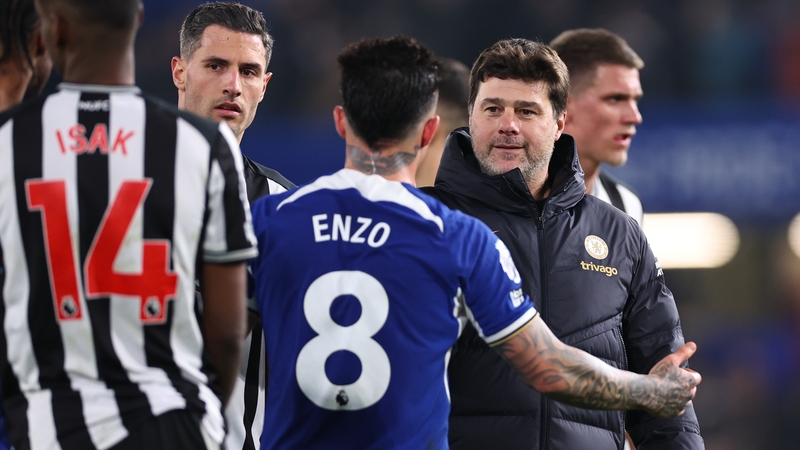 Enzo Fernandez celebrates with Mauricio Pochettino