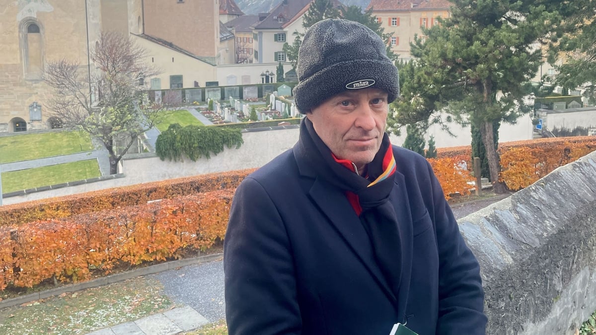  The Geneva Window – Through a Glass Darkly