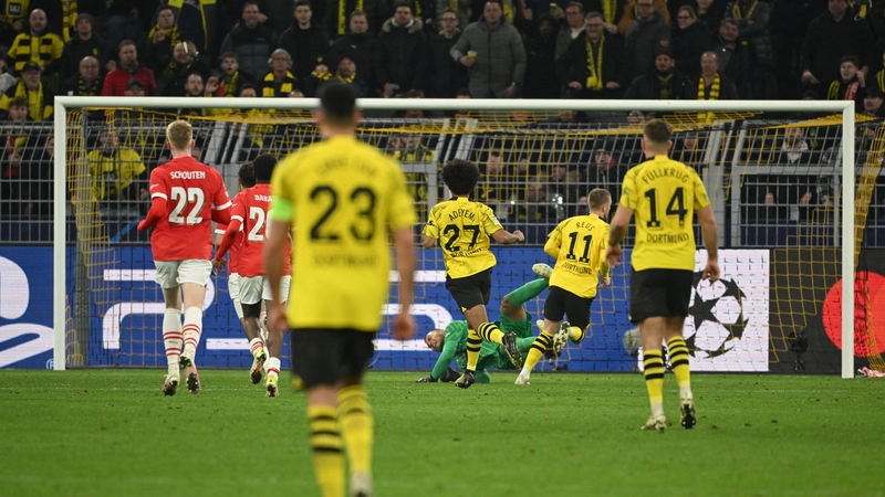 Marco Reus seals a 2-0 win for Dortmund