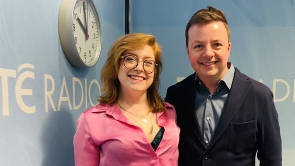 Aithníonn Fuirseoir Fuirseoir Eile - Bláithín agus Oliver, The Irish for Sex