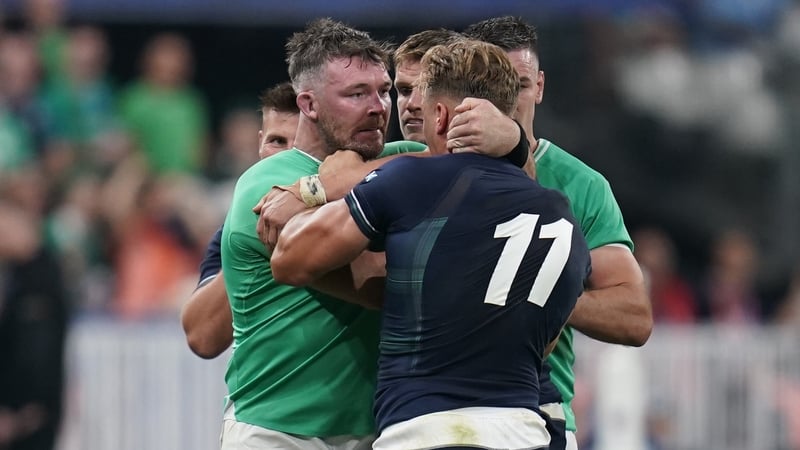 Peter O'Mahony (L) is back in the Ireland team for the trip to Edinburgh