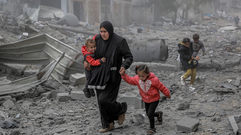 Palestinians flee from central Gaza City after Israeli bombardment this week. Photo: AFP