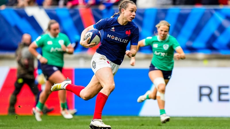 Marine Menager of France scores their second try