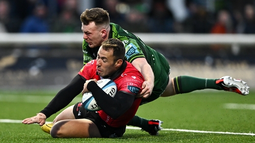 Erich Cronje with the fourth try for the Emirates Lions