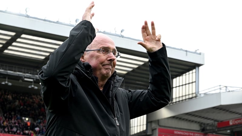 Sven-Goran Eriksson salutes the Anfield crowd