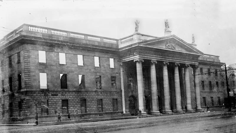 Ard-oifig an Phoist, Bealtaine 1916, láthair gur thit go leor.