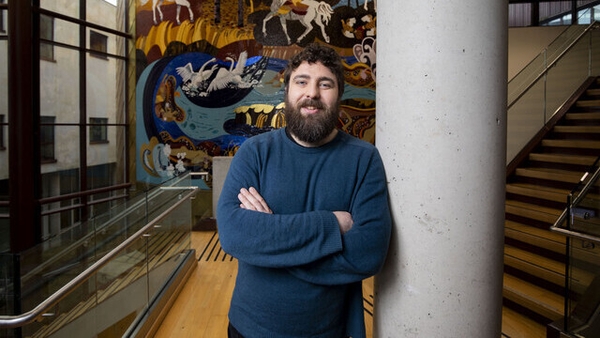 Sean-nós sensation Eoghan O'Ceannbháin sings for RTÉ Arena