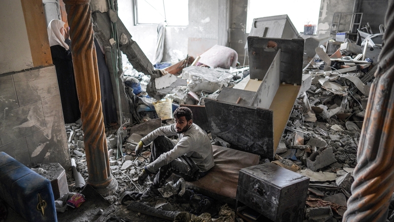 Radharc eile dearóil ó Gaza.
Campa teifeach i Maghazi scriosta