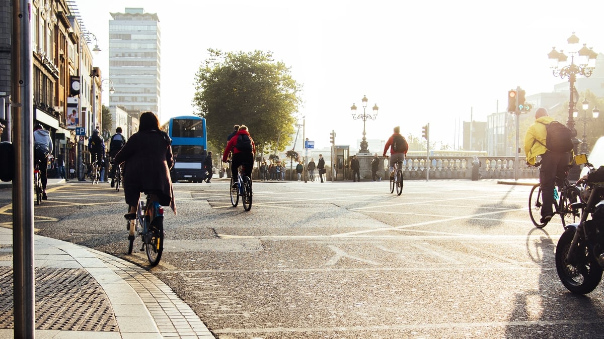 Should EV cyclists have speed limits? 
