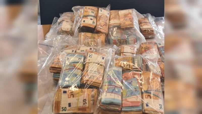 Around €500,000 in cash was seized along with a vacuum packing machine and documentation