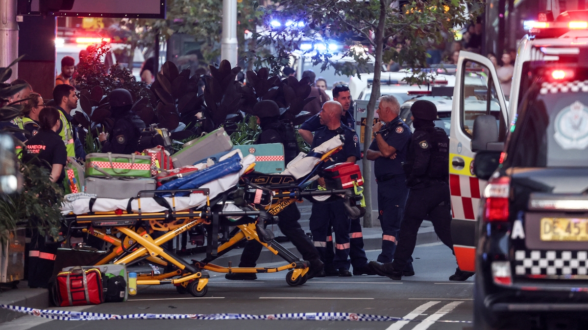 Did Sydney shopping centre attacker intentionally target women?