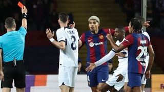 Ronald Araujo was sent off during the first half