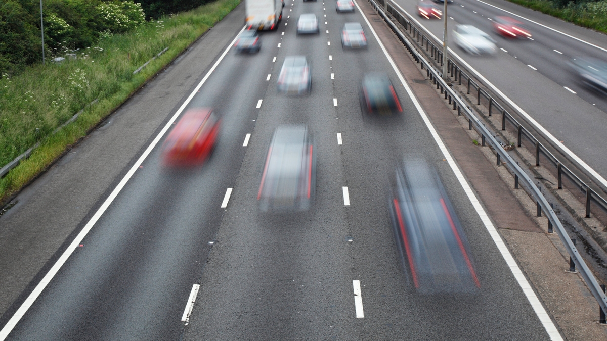 Truck drivers complain about dangerous driving on motorways