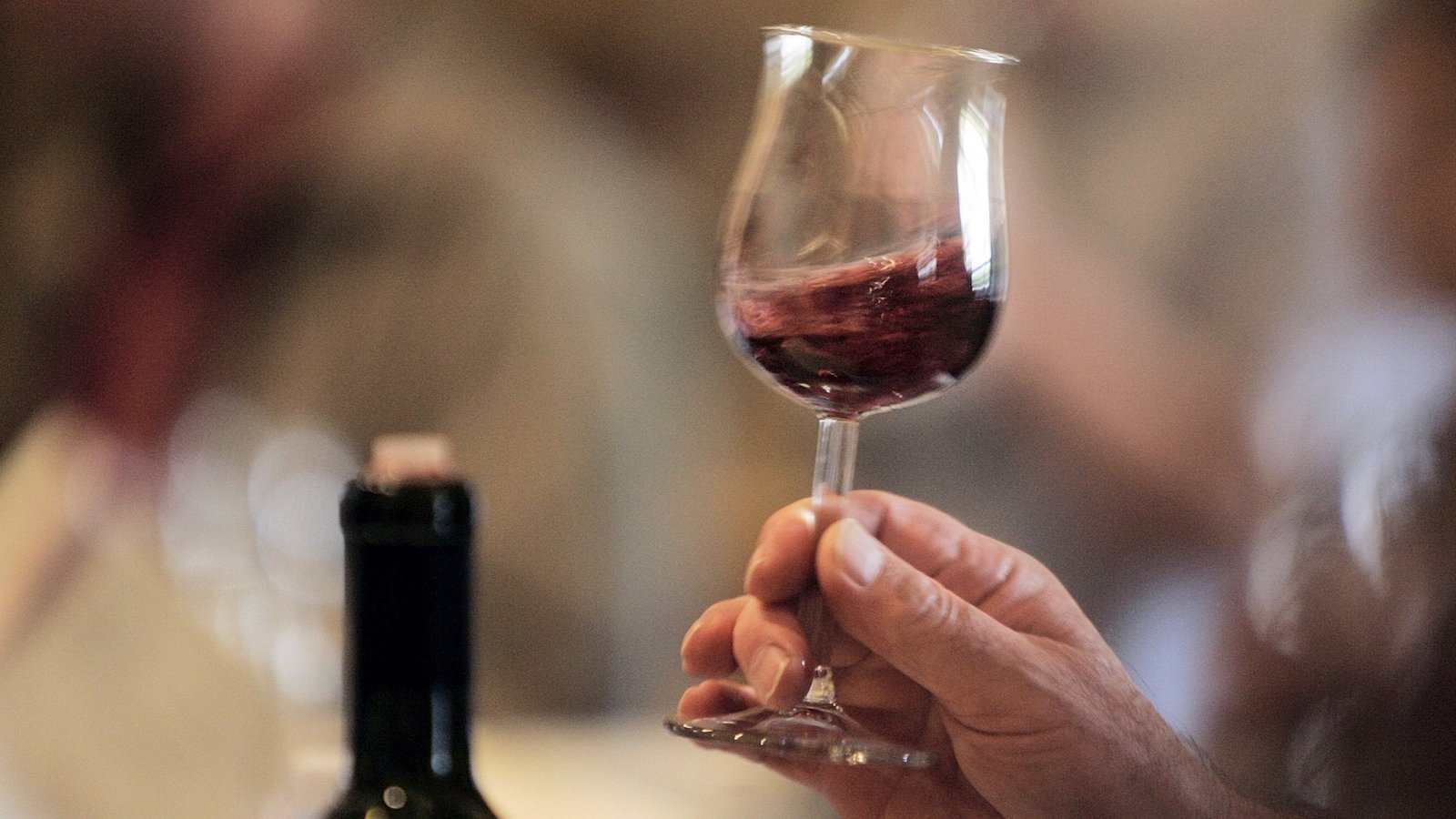 Weather to push French wine output below 5 year average
