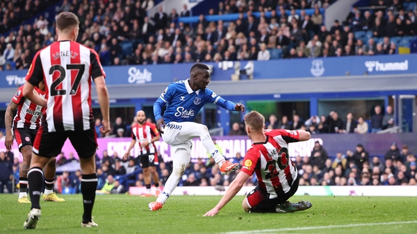 Idrissa Gueye fires home the winner