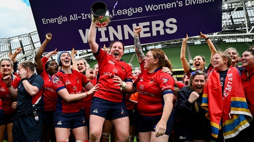 UL Bohemian players celebrate with the trophy