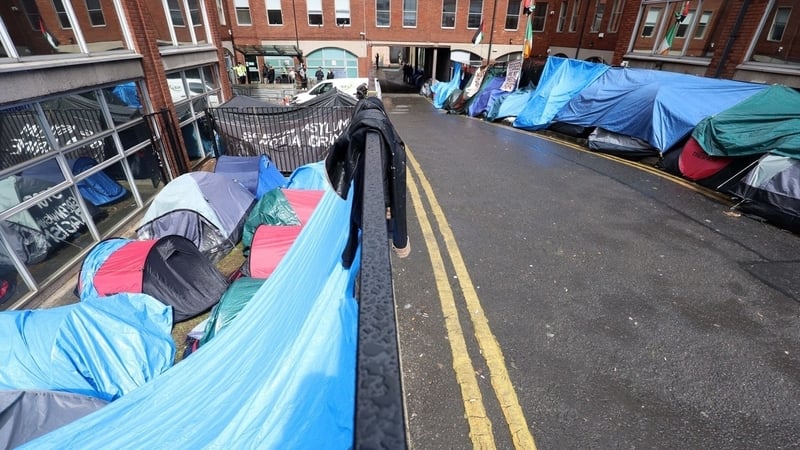 Asylum seekers pitched tents along Dublin's Mount Street, which were later removed (file image - RollingNews.ie)