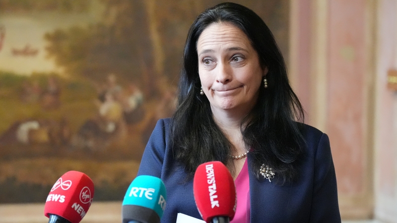 Aire na Meán Catherine Martin le trí thuarascáil faoi RTÉ a chíoradh sula gcuirfidh sí i láthair na Comhaireachta iad