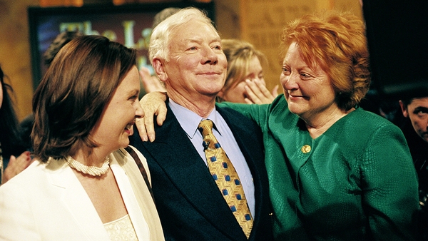 Gay Byrne with his daughter Suzy and wife Kathleen Watkins at the end of the last edition of 'The Late Late Show' he presented in 1999.