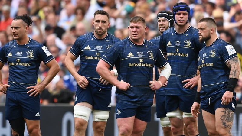 James Lowe (L) and team-mates during the 2022 final loss to La Rochelle
