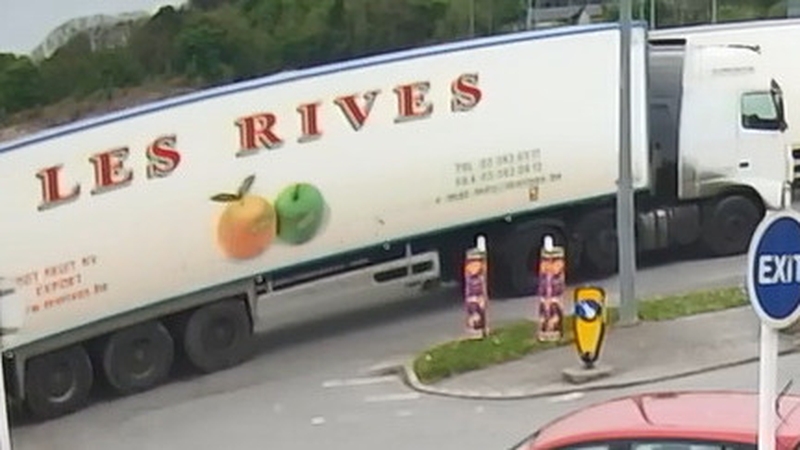 The container was taken at around 9am on Saturday morning (Pic: Garda Press)