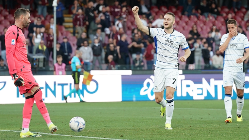 Teun Koopmeiners celebrates his goal