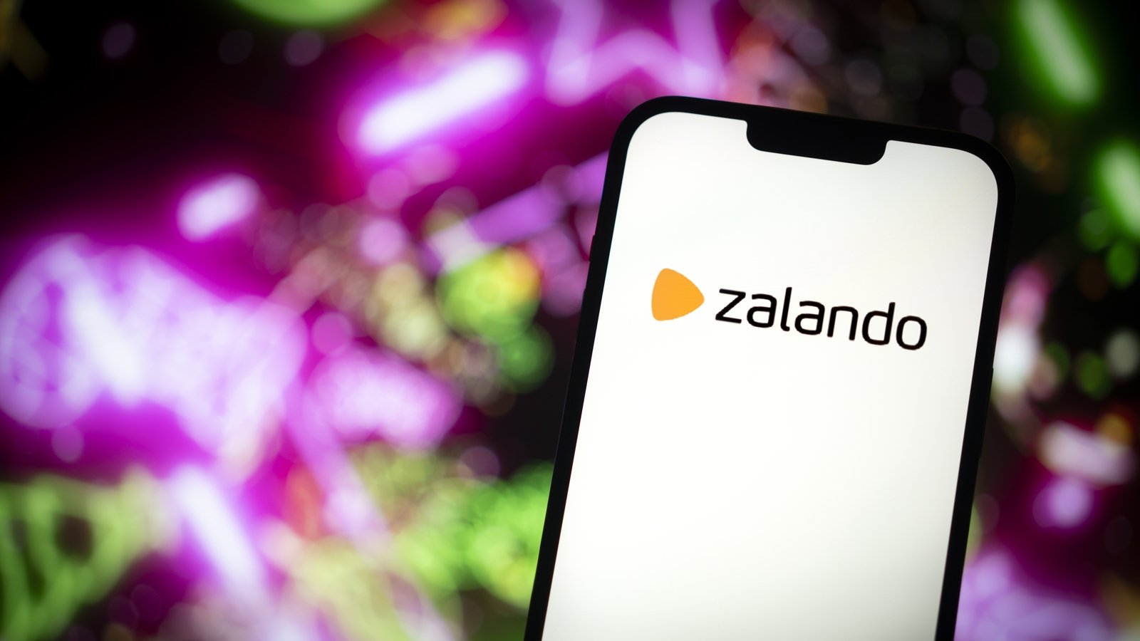 Zalando reports higher growth in third quarter