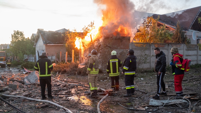 Diúracáin scaoilte ag fórsaí míleata na Rúise le cathair Kharkiv le bánú an lae, 10 Bealtaine 2024