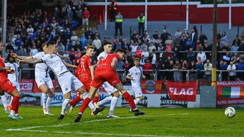 Sean Boyd heads home Shelbourne's equaliser in a 1-1 draw with Drogheda