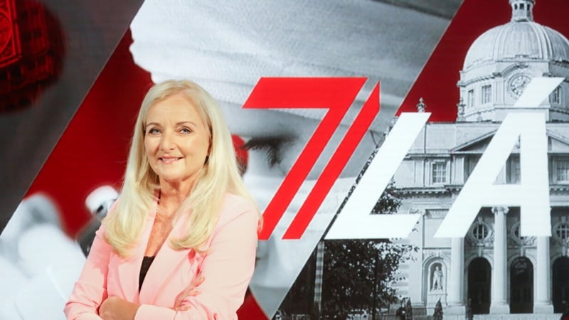 Beirní Ní Chuinn le clár a chur i láthair in Ionad an Bhlascaoid