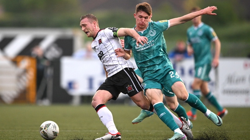 Dundalk's John Mountney, left, in action against Johnny Kenny of Shamrock Rovers