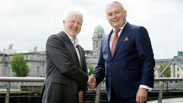 (L-R) Global Life & Finance CEO Seamus Fox, with SYS Group CEO Tony Delaney in Cork