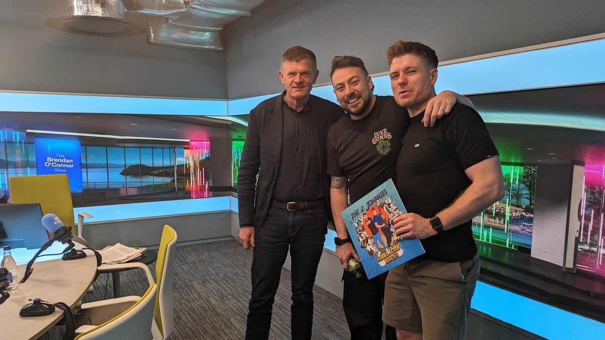 The 2 Johnnies are out the gap