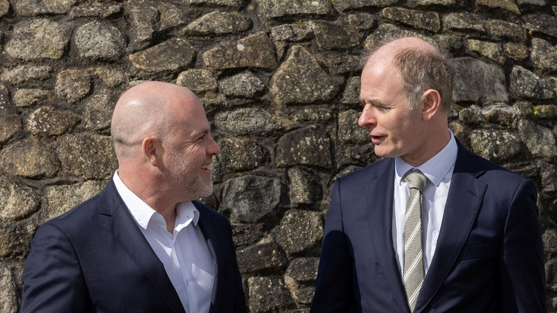 National Broadband Ireland CEO Peter Hendrick and Minister Ossian Smyth