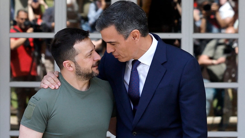 Ukrainian President Volodymyr Zelensky and Spanish Prime Minister Pedro Sanchez