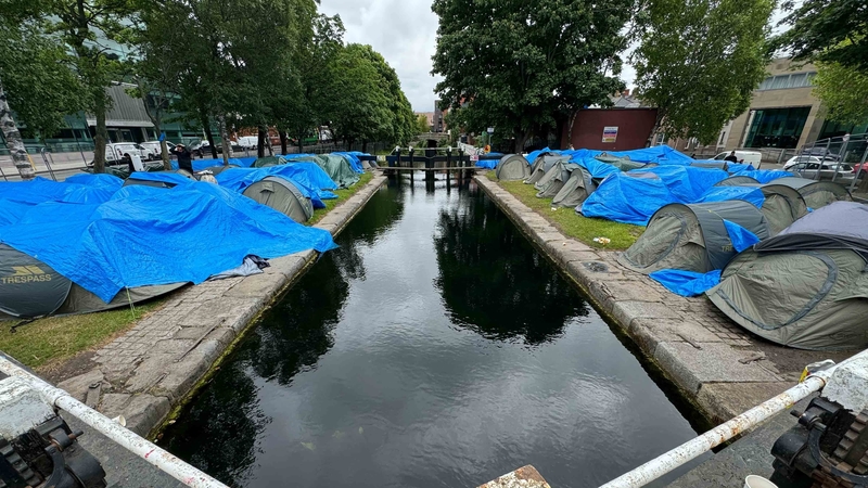 Tents pitched along the Grand Canal in Dublin (pic: RollingeNews.ie)