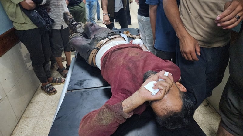 Tuairiscítear gur gortaíodh an fear seo nuair a d'ionsaigh Arm Iosrael stórais cabhrach daonnúla soir ó  Rafah, 29 Bealtaine 2024