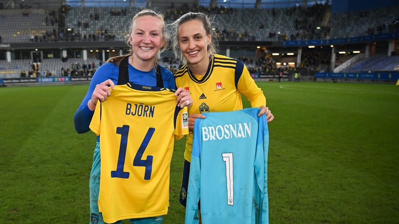 Nathalie Bjorn (R) with Courtney Brosnan after Sweden's draw against Ireland two years ago