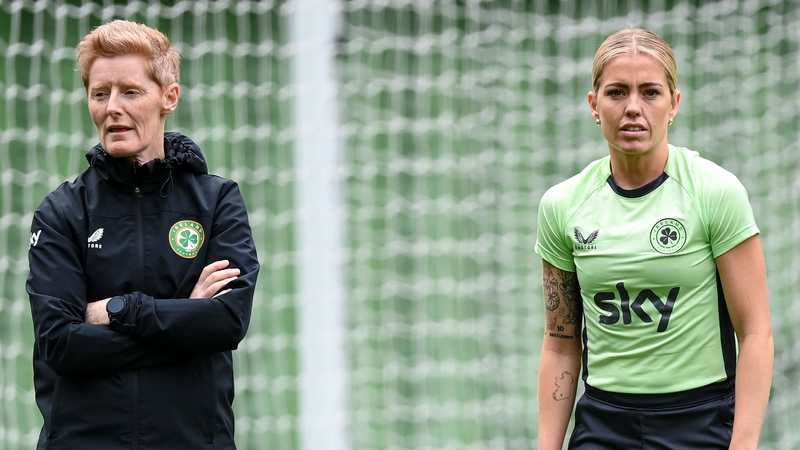 Head coach Eileen Gleeson and Denise O'Sullivan at training on Thursday