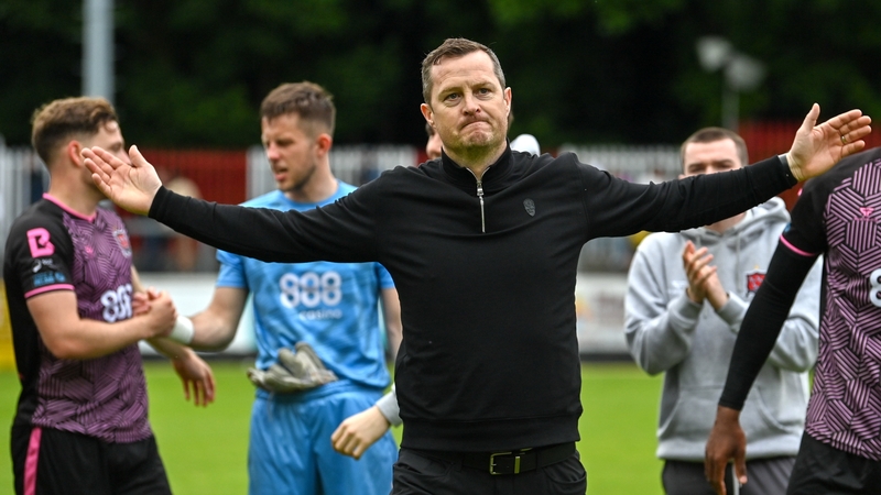 Jon Daly greets the Dundalk fans at full-time in Inchicore