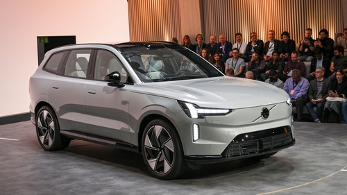 Volvo has cut its full-year sales growth forecast as an industry slowdown spreads to higher-end cars